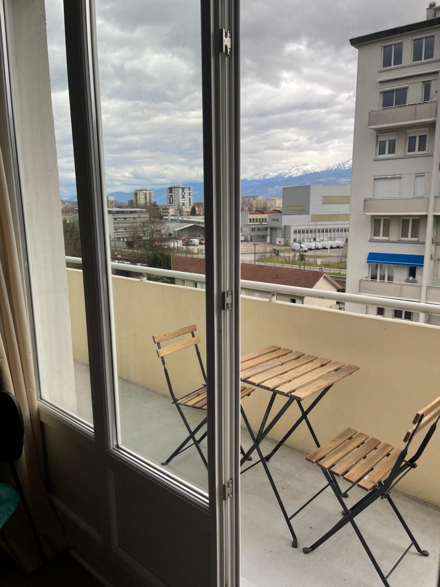 Magnifique Duplex Avec 2 Et Parking Gratuit Grenoble