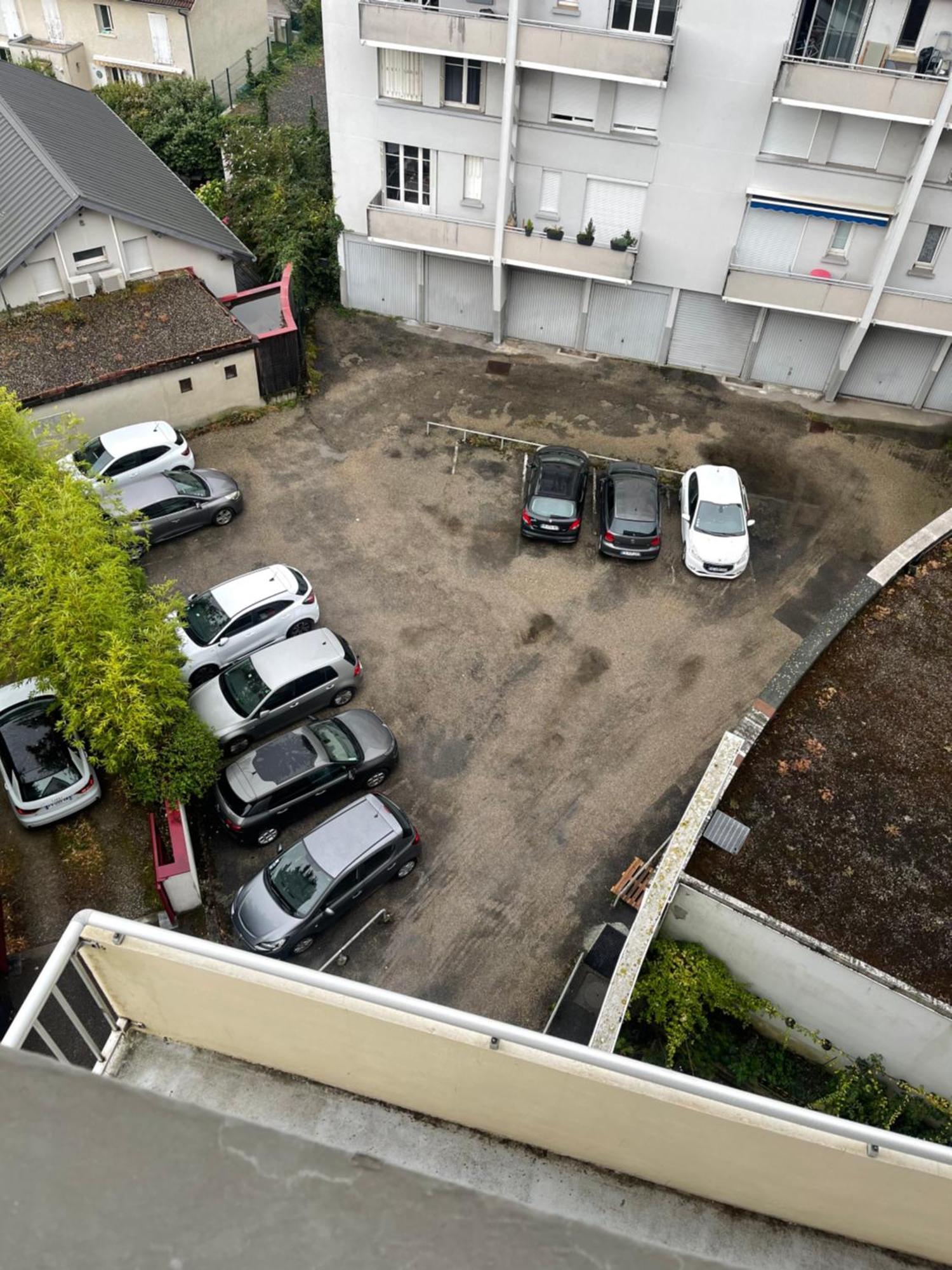 Magnifique Duplex Avec 2 Et Parking Gratuit *